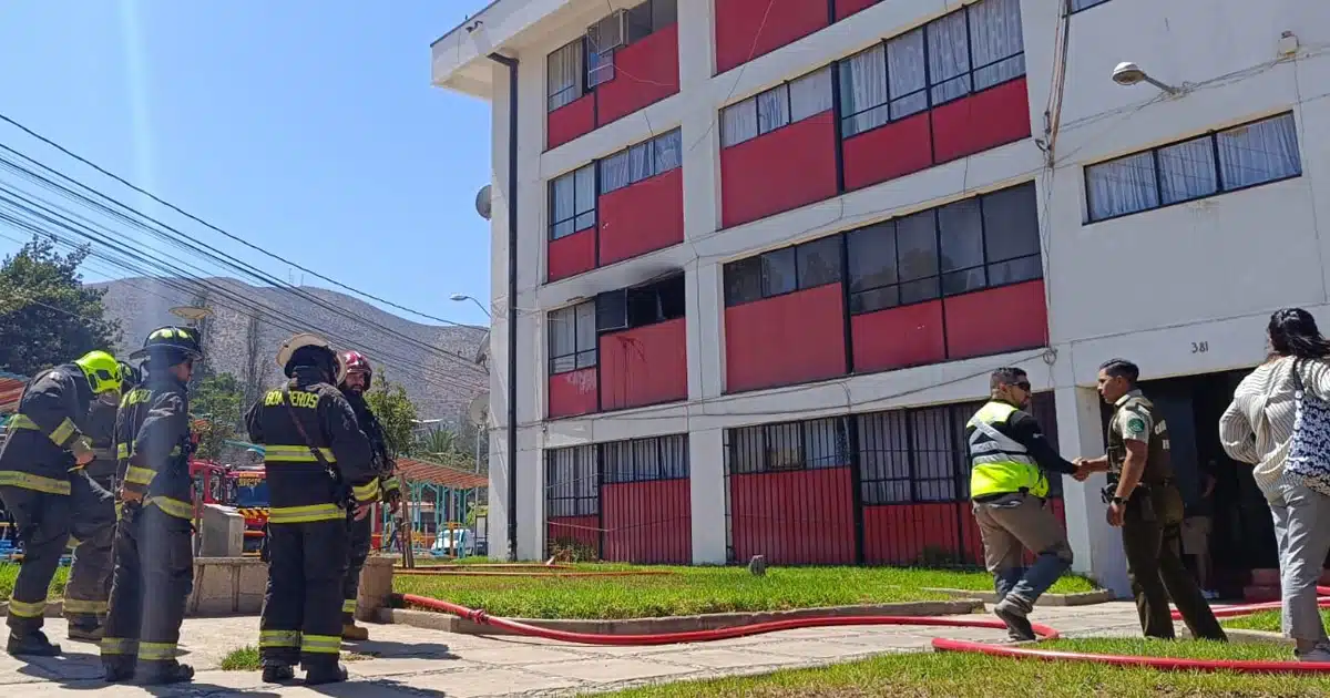 incendio departamento centro de illapel, Bomberos